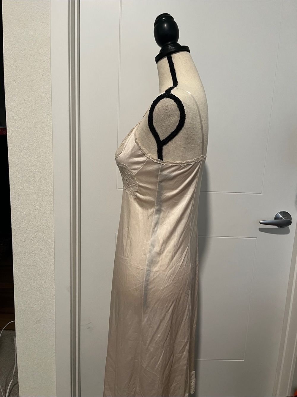 Vintage Vanity Fair Cream Lace-Trim Slip Dress Nightgown Feminine Cottagecore - Picture 4 of 10